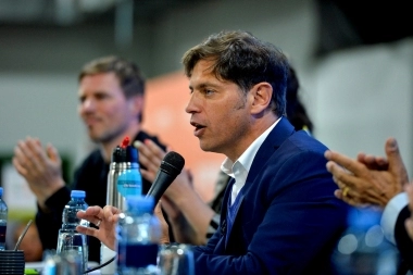 Tras el decreto para cerrar paritarias, Kicillof  aseguró que continuará "la discusión con los gremios"