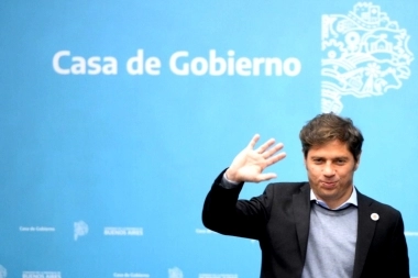 Kicillof amplía su diferencia con Milei y chicaneó en TikTok: “No entendí lo de obra pública cero”