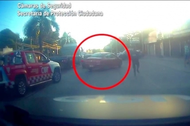 Circulaba en auto robado, intentó escapar y fue atrapado en un embotellamiento rutero