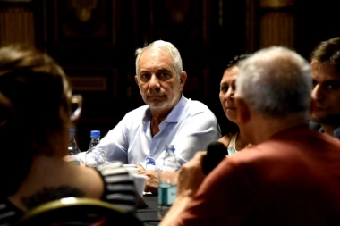 Alak denunció en la Justicia a la gestión de Garro por los contratos “truchos”