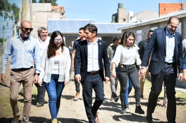Kicillof entregó ambulancias, lanchas y oficina para guardaparques en Bahía Blanca