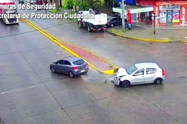 Violento choque sobre el pavimento húmedo de la Ruta 9