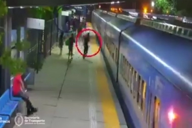 Detuvieron a un "canguro" que robó un teléfono celular en la estación de trenes