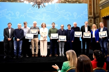 Frente a intendentes bonaerenses, Kicillof apuntó contra Milei por la “situación social”
