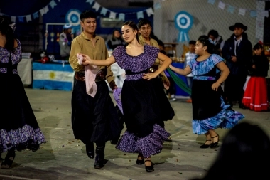 Música, gastronomía y artesanía: Santa Clara del Mar festejó a lo grande el 25 de Mayo