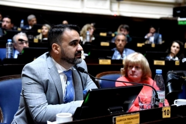 Luayza cuestionó a los senadores bonaerenses que no acompañan la instalación de la planta de GNL en Bahía Blanca