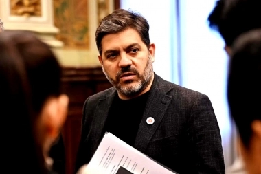 Para Bianco, Milei está ejecutando un plan de “asfixia financiera” contra el “pueblo bonaerense”