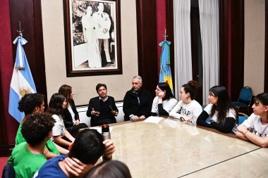 Kicillof y Alak se reunieron con representantes estudiantiles por los problemas en las universidades