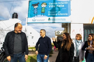 Larroque aterrizó en Tres Arroyos: encuentro con Garate y firma de convenios