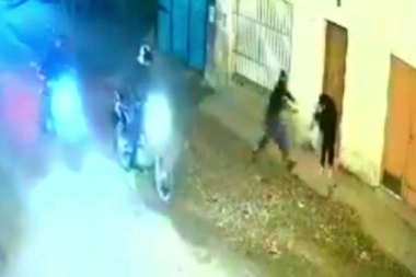 En Merlo, motochorros atacaron a un muchacho y le sacaron hasta la ropa