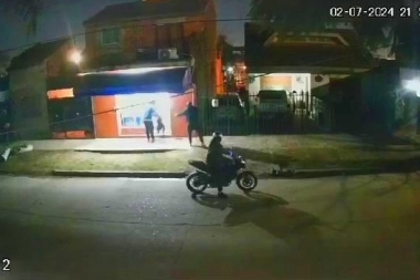Atención Disney: en Merlo familiares de Mickey circulan en moto y se dedican al raterío