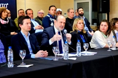 Susbielles calma aguas entre Milei y Kicillof: resaltó la “capacidad” de Bahía para la planta de GNL