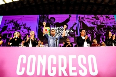El PJ bonaerense se pronunció a favor de Kicillof y condenó el “capricho” de Milei por la planta de GNL
