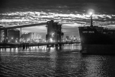 Legisladores volaron a Bahía a respaldar la planta GNL, pero cuando aterrizaron se enteraron que se eligió a Río Negro