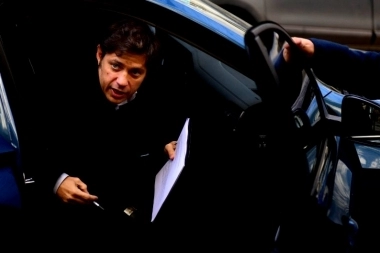 Kicillof en Comodoro Py: respaldo a Cristina, críticas para Luciani y enojo con periodistas