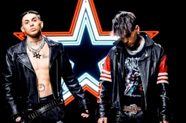 C.R.O y Khea juegan a ser rockstars en su último sencillo “Rock and Roll"
