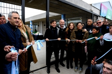 Kicillof se mostró con Secco para estrenar dos complejos culturales y deportivos