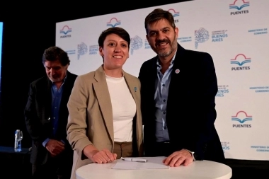 Gonzales Chaves: Lucía Gómez firmó un convenio para la primera Diplomatura Universitaria