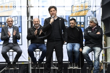 Kicillof, junto a Secco y Cagliardi, inauguró un centro de capacitación laboral en el sector petrolero