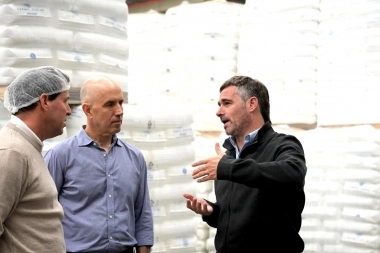 Compromiso municipal: Achával recorrió una nueva fábrica en el Parque Industrial de Pilar
