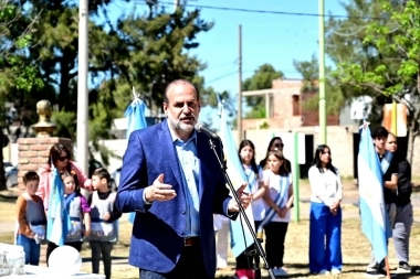 Con la presencia de Susbielles, Bella Vista celebró sus 130 años de historia en una plaza colmada de vecinos