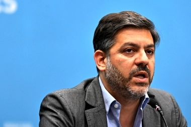 Bianco cargó contra la motosierra de Milei: “El país está viviendo una tragedia económica y social”