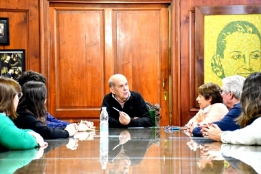 “4 de copas” y “colgado de Cristina”: Zurro pulverizó a un exintendente por cuestionar a Máximo
