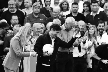 Bajo el lema “Es con Axel”, intendentes planean estrategias para reforzar la figura de Kicillof