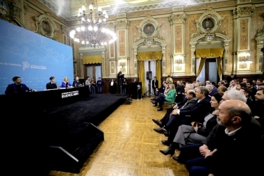 Kicillof apagó la inquietud de los intendentes: depositó la última cuota del Fondo de Fortalecimiento Fiscal