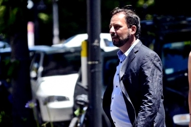 Intendente peronista devaluó la interna de Máximo y Kicillof: “La birome cada vez tiene menos tinta”