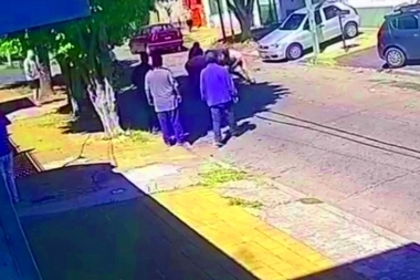 Inseguridad en Tres de Febrero: abandonados por las autoridades, vecinos enfrentan a los delincuentes