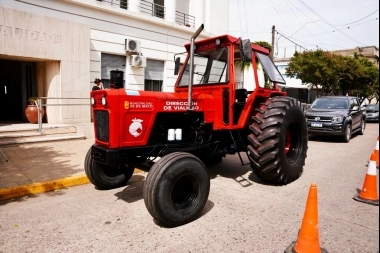Listo para salir a las calles: 25 de Mayo celebró la restauración del tractor Fiat 900