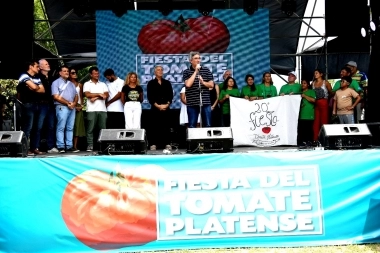 La Fiesta del Tomate platense cumplió 20 años y lo festejó a lo grande con talleres, recorridas y shows