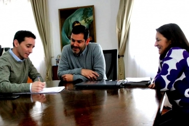 García ordenó que todos los funcionarios de Dolores no deben tener deudas con el municipio