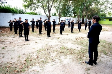 Kicillof echó y denunció a casi 20 policías bonaerenses por la protesta salarial