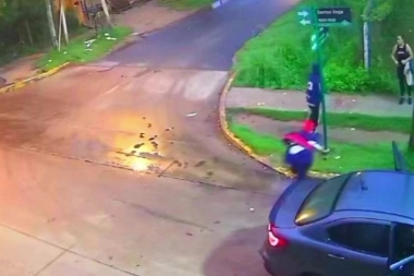Conurbano descontrolado: dos encapuchados robaron un auto y realizaron un raid delictivo