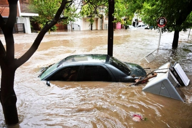 Inundación en Bahía Blanca: Provincia abrió la inscripción para el subsidio no reembolsable para hogares afectados