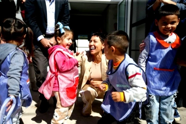 Mayra Mendoza inauguró un jardín de infantes en el barrio Santa Lucía-La Paz de Quilmes Oeste