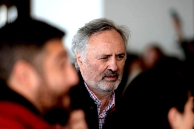 Joaquín de la Torre sacude el tablero y rompe con el bloque libertario en el Senado bonaerense