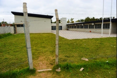Un chico que no quiso convidar golosinas fue golpeado de manera salvaje por tres adolescentes