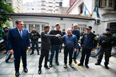 Kicillof se mostró con Montenegro y entregó nuevas motos para fortalecer la seguridad de Mar del Plata