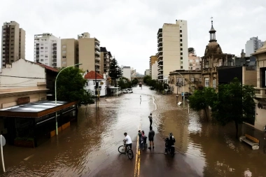 La Provincia abonará el subsidio para hogares afectados por la emergencia en Bahía Blanca