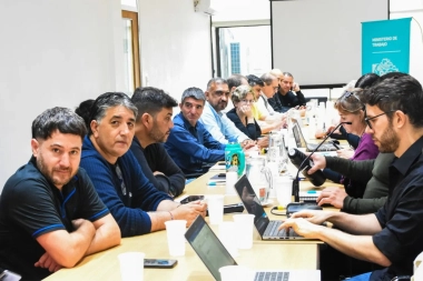 Paritarias: Provincia convocó a docentes, estatales y judiciales para discutir los salarios de junio