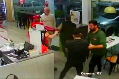 Pelea y un apuñalado en La Plata: molesto por su mirada, él lo golpeó y un amigo lo acuchilló