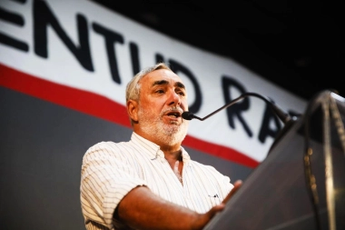 Miguel Fernández asume como presidente de la UCR bonaerense y prepara una reunión con el Foro de Intendentes 