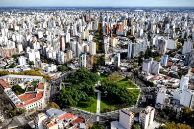 Con asfalto nuevo y remodelación, Alak y Kicillof reinauguraron Plaza Rocha en La Plata
