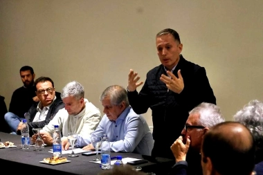 Intendentes peronistas del Conurbano suman enojos y buscan armar una tercera vía amplia