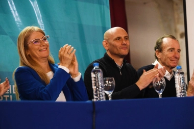 Con anuncios e inauguraciones, Magario visitó Alberti: “No queremos la motosierra en la Provincia”