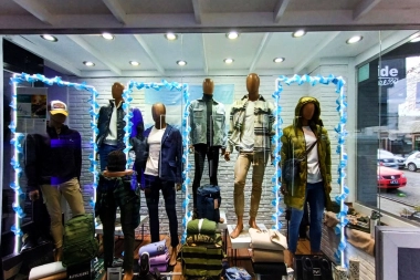 Los comercios se ponen la celeste y blanca por el 9 de Julio: se viene el concurso de vidrieras patrias en Tres Arroyos