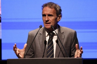 Katopodis defendió el rol de YPF y acusó a Milei de estar del lado de los fondos buitre